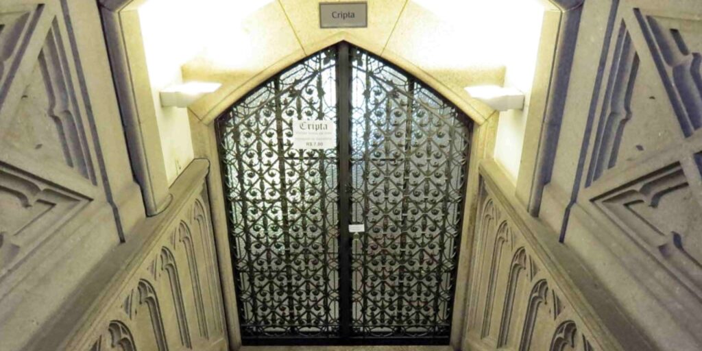 Visitação na Cripta da Catedral da Sé
